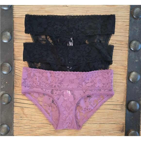 Victoria's Secret Lace Panty Bundle sz xSmall New - Picture 1 of 4